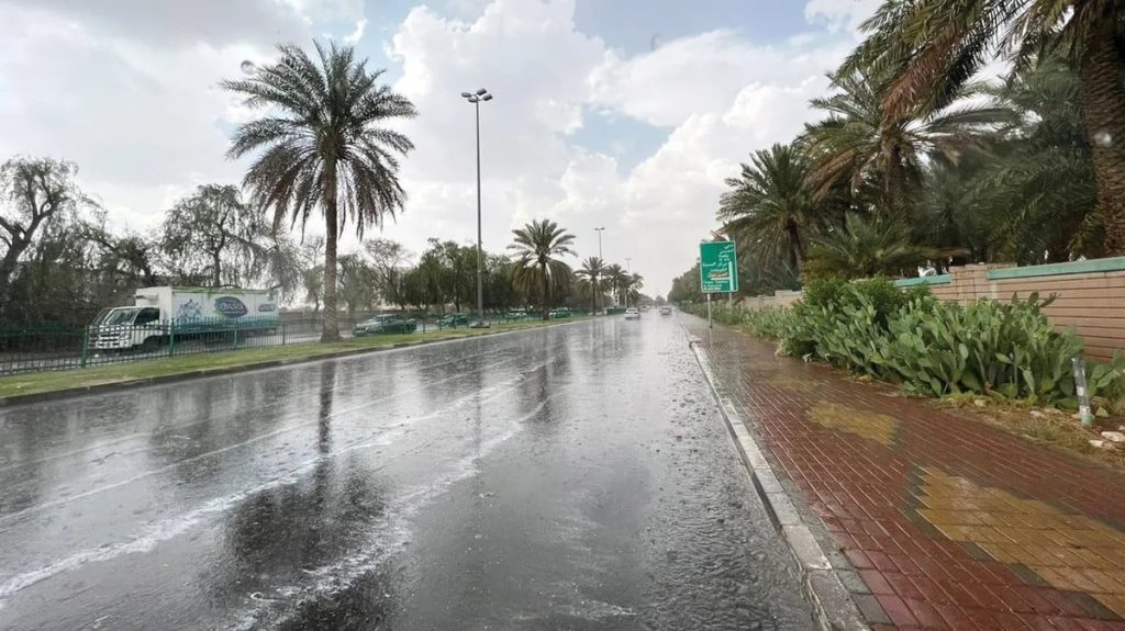 «الأرصاد»: أمطار خفيفة على منطقة المدينة المنورة