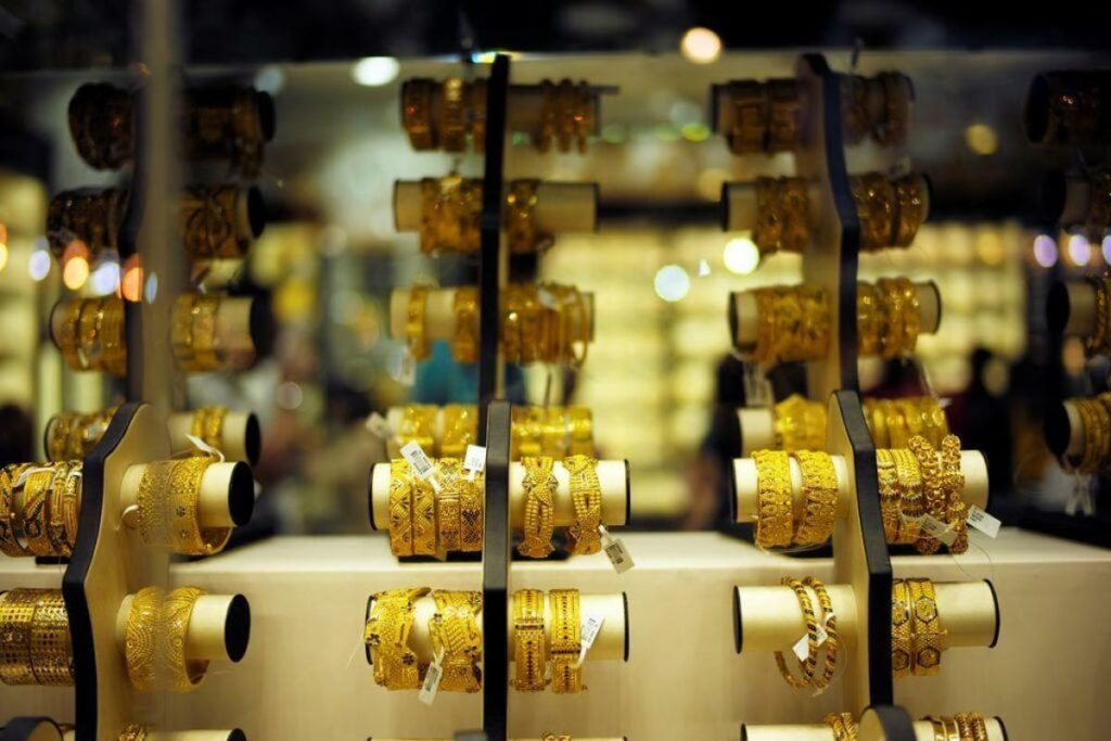 سعر الذهب في السعودية اليوم الثلاثاء 21-3- 1446 لكل الأعيرة