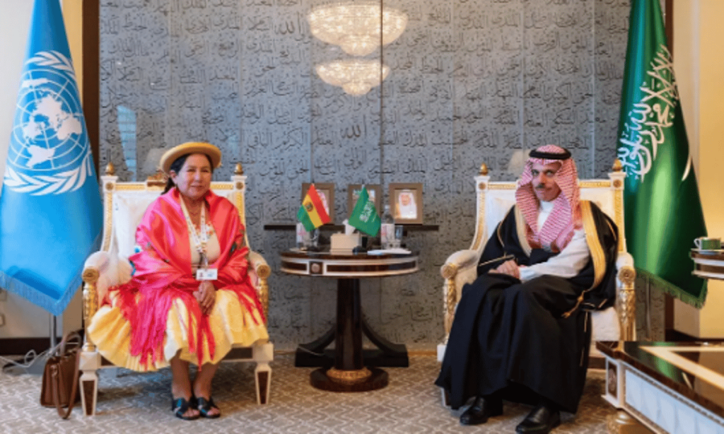 الأمير فيصل بن فرحان يلتقي وزيرة خارجية بوليفيا ويوقعان مذكرة تفاهم