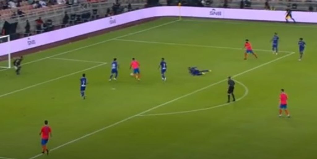قبل مواجهة اليوم.. الفيحاء يهدد عرش الهلال في دوري المحترفين بأرقام تاريخية