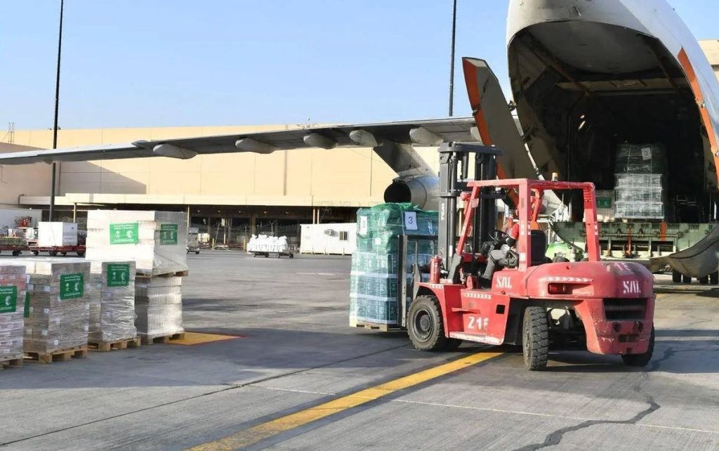 طائرة إغاثية سعودية عاشرة ضمن الجسر الجوي لمساعدة لبنان