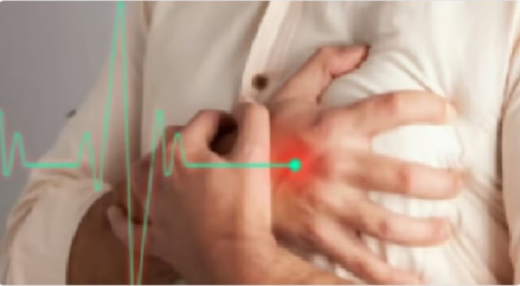 استشاري: المشي 150 دقيقة أسبوعيًا يقلل الوفيات المبكرة من أمراض القلب