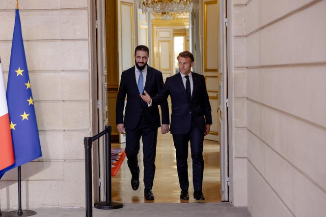 وصول الرئيس السوري ، أحمد الشارا ، والرئيس الفرنسي ، إيمانويل ماكرون ، للمؤتمر الصحفي المشترك. Palais de L'Elysée ، 7 مايو 2025. 