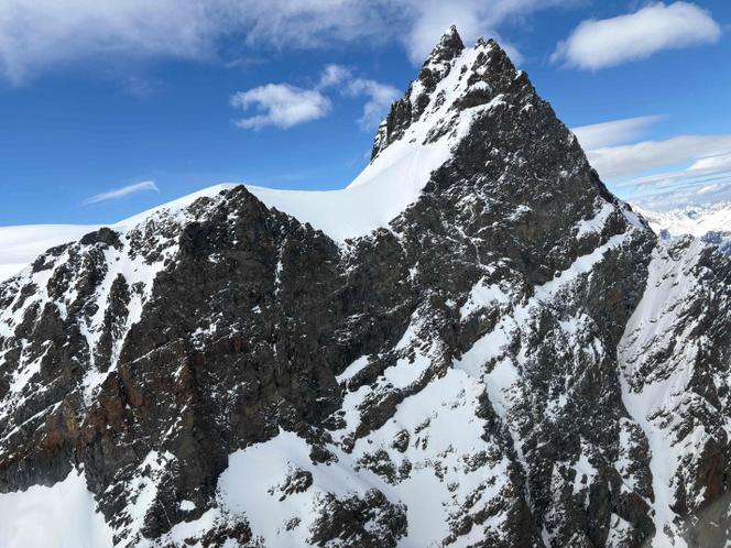 The Rimpfischhorn ، قمة كانتون فالايس السويسري ، في 24 مايو 2025.