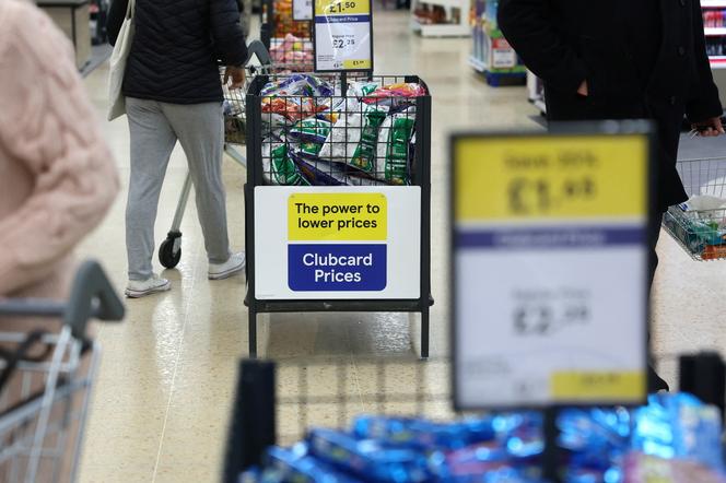 في سوبر ماركت Tesco Extra في Cheshunt ، المملكة المتحدة ، 25 مارس 2025.