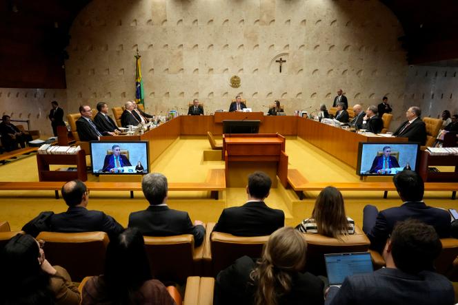 تفحص المحكمة العليا في البرازيل تنظيم الشبكات الاجتماعية ، في البرازيل ، في 4 يونيو 2025.