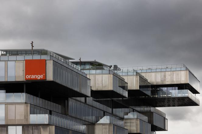 مقر Orange ، في Issy-les-Moulineaux (Hauts-de-seine) ، 21 أبريل 2025.