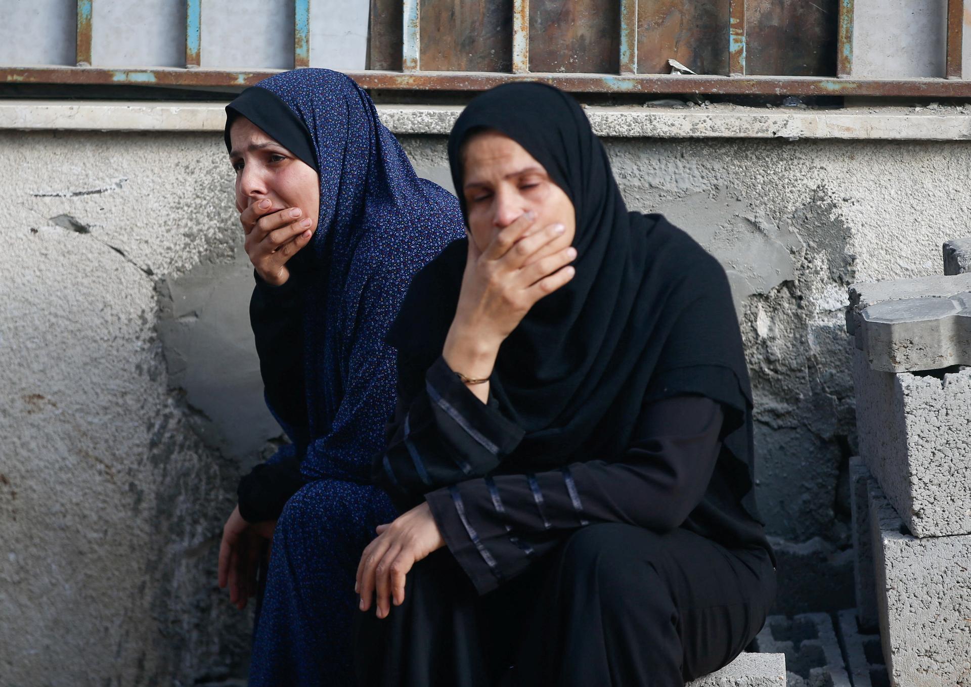 جنازة فلسطينية قتلت في هجوم إسرائيلي في مستشفى الشيفا في غزة في 19 يونيو 2025.