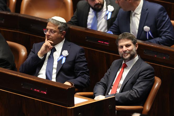 Itamar Ben Gvir (يسار) و Bezalel Smotrich ، النواب الإسرائيليين ، في Knesset ، في القدس ، 15 نوفمبر 2022. 