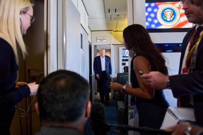 دونالد ترامب والصحفيين على متن Air Force One ، في طريقهم إلى واشنطن ، عاد من رحلة الرئيس الأمريكية إلى اسكتلندا في 29 يوليو 2025.