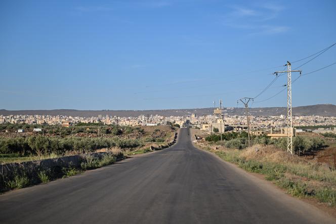 7 مايو 2025 - منظر للطريق الغربي لسويدا.