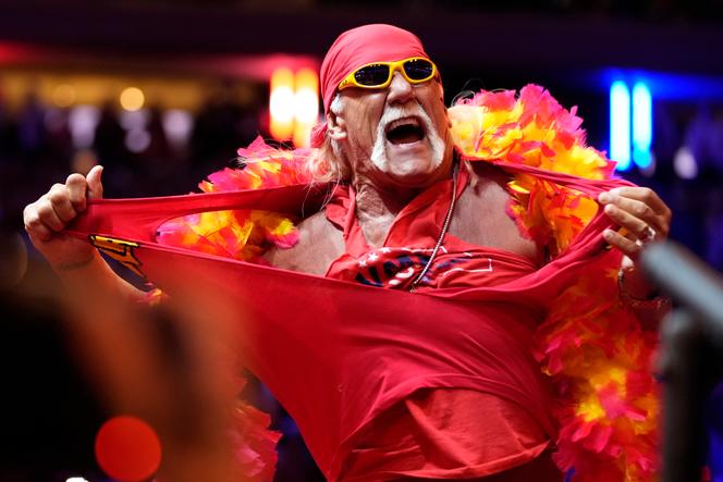 Hulk Hogan ، على خشبة المسرح خلال اجتماع حملته دونالد ترامب في نيويورك في 27 أكتوبر 2024.