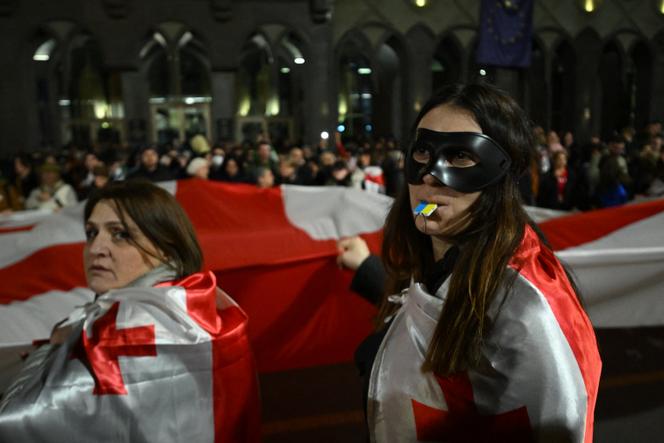 خلال مسيرة مؤيدة لأوروبا أمام البرلمان الجورجي في تبليسي ، 31 مارس 2025.