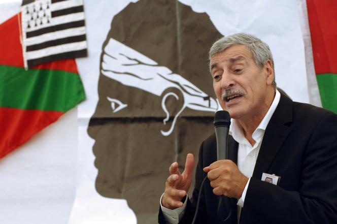 Ferhat Mehenni ، رئيس الحركة من أجل تحديد الذات لـ Kabylia (MAK) ، في كورتي ، كورسيكا ، 8 أغسطس 2009.