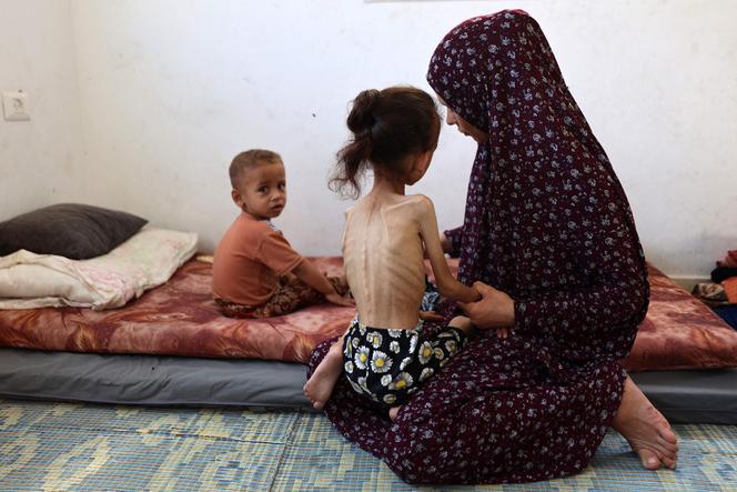 في معسكر نازح في منطقة ريمال في غزة في 2 أغسطس 2025.