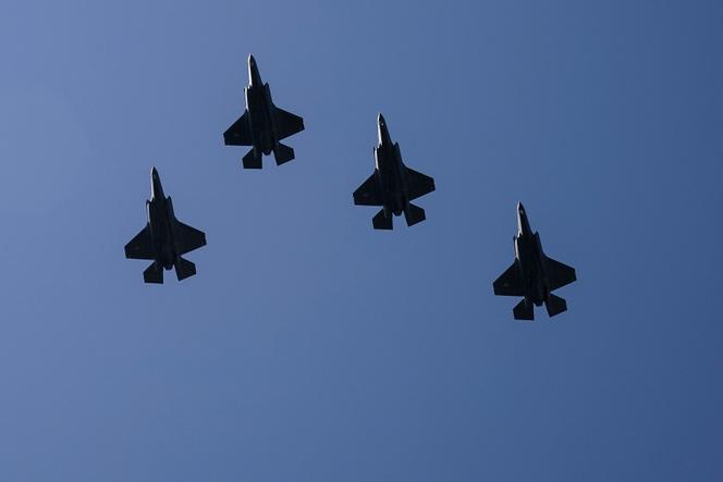 تطير F-35s فوق البيت الأبيض يوم الأربعاء ، 3 سبتمبر ، بمناسبة زيارة الرئيس البولندي كارول نوروكي.