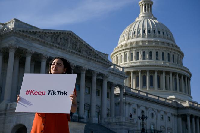 خلال مظاهرة للحفاظ على تطبيق Tiktok ، أمام مبنى الكابيتول في واشنطن ، في 12 مارس 2024.