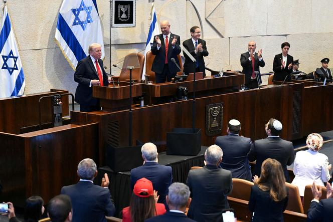 دونالد ترامب أمام الكنيست، البرلمان الإسرائيلي، في القدس، 13 أكتوبر، 2025.
