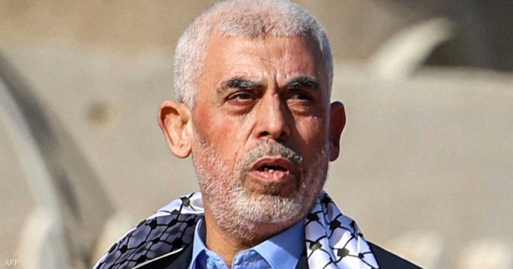 إسرائيل تنشر فيديو جديد ليحيى السنوار.. وسط أنقاض الحرب