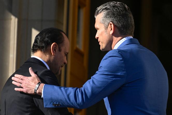 وزير الدفاع القطري الشيخ سعود آل ثاني ووزير الدفاع الأمريكي بيت هيجسيث في البنتاغون، الجمعة 10 أكتوبر 2025.