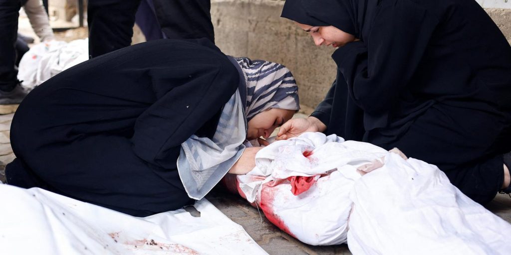 مباشر غزة: الأمم المتحدة تعتبر نتائج القصف الإسرائيلي الأخير “مروعة” والذي خلف أكثر من 100 قتيل بينهم 46 طفلا بحسب الدفاع المدني