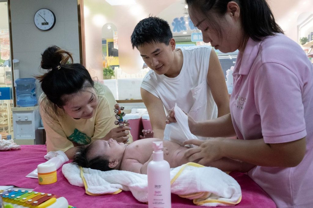 “لقد أصبح إنجاب العديد من الأطفال أمرًا حاسمًا للتقدم الوظيفي”