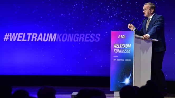 وزير الدفاع الألماني بوريس بيستوريوس خلال مؤتمر الفضاء BDI 2025 في برلين في 25 سبتمبر 2025.