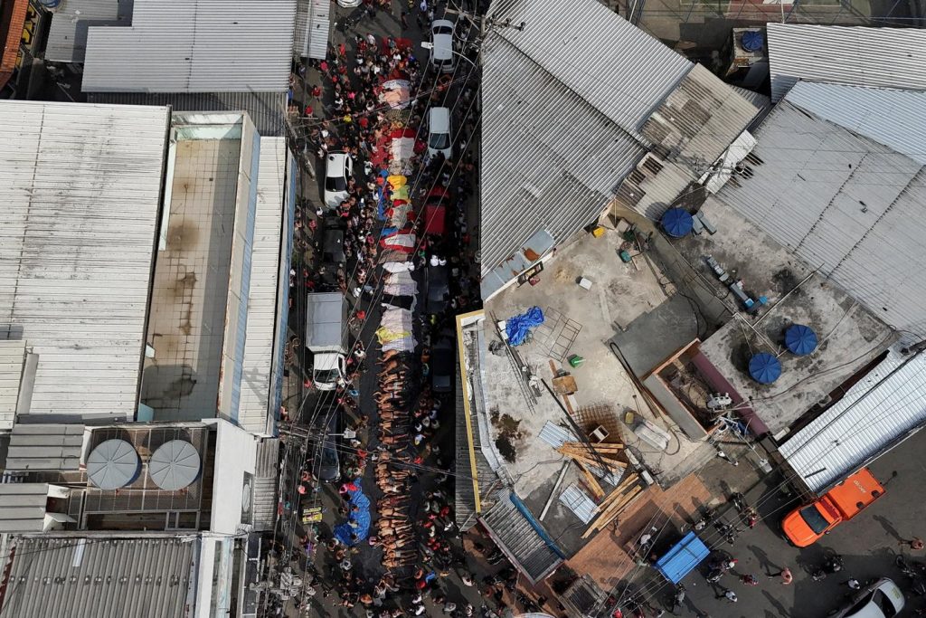 وراء الغارة الدموية في الأحياء الفقيرة، كلاوديو كاسترو، حاكم ولاية ريو