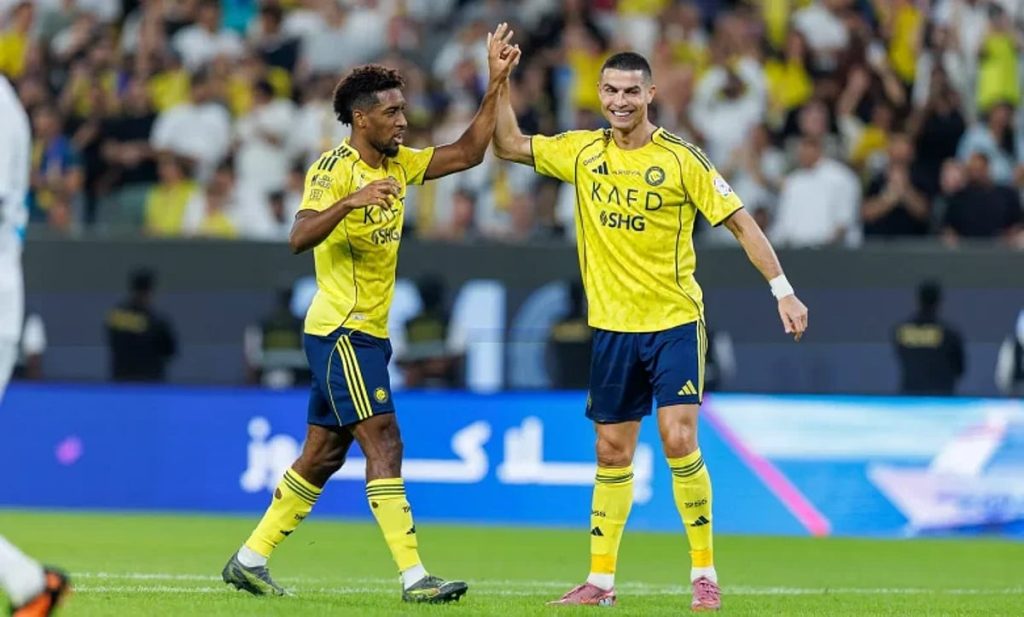 النصر يفوز على الحزم والأخدود يعطل القادسية وتعادل بين ضمك والشباب