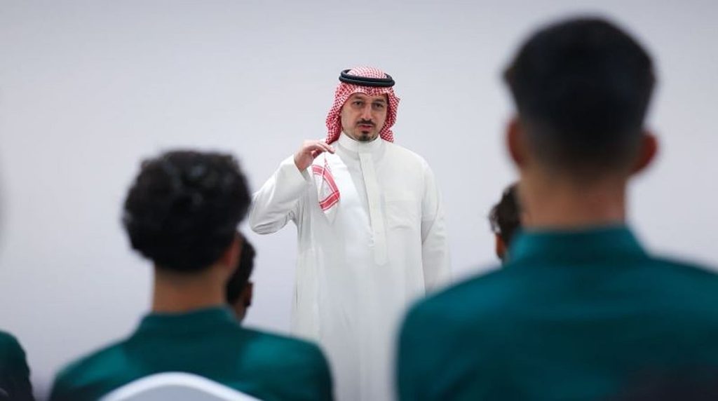 «المسحل» يلتقي بعثة الأخضر تحت 16 قبل المشاركة في بطولة غرب آسيا