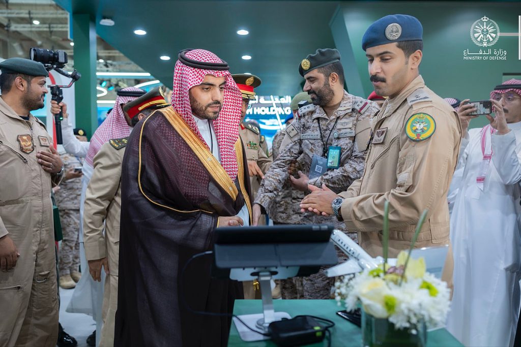 الخدمات الصحية بوزارة الدفاع تستقبل الزوار في اليوم الأول من مشاركتها في ملتقى الصحة العالمي