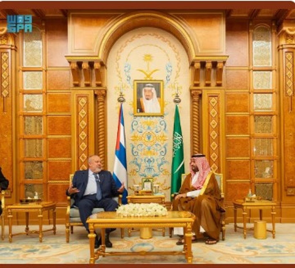 ولي العهد يستعرض علاقات التعاون المشترك مع رئيس كوبا