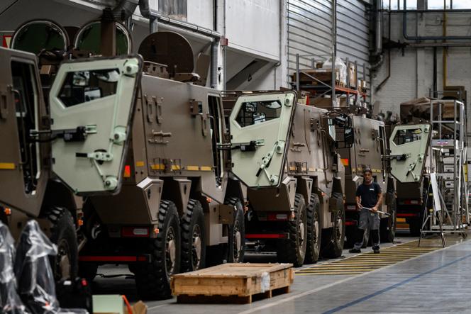 سلسلة إنتاج مركبة مدرعة Multiôle Griffon ، على موقع مصنع Knds في Roanne (Loire) ، في 12 يونيو 2025.
