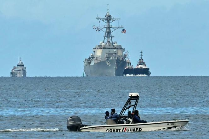 السفينة الحربية الأمريكية USS 