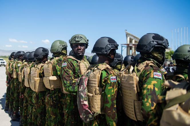 وصلت شرطة كيني إلى مطار Toussaint-Louverture الدولي في بورت أو برنس ، 6 فبراير 2025.