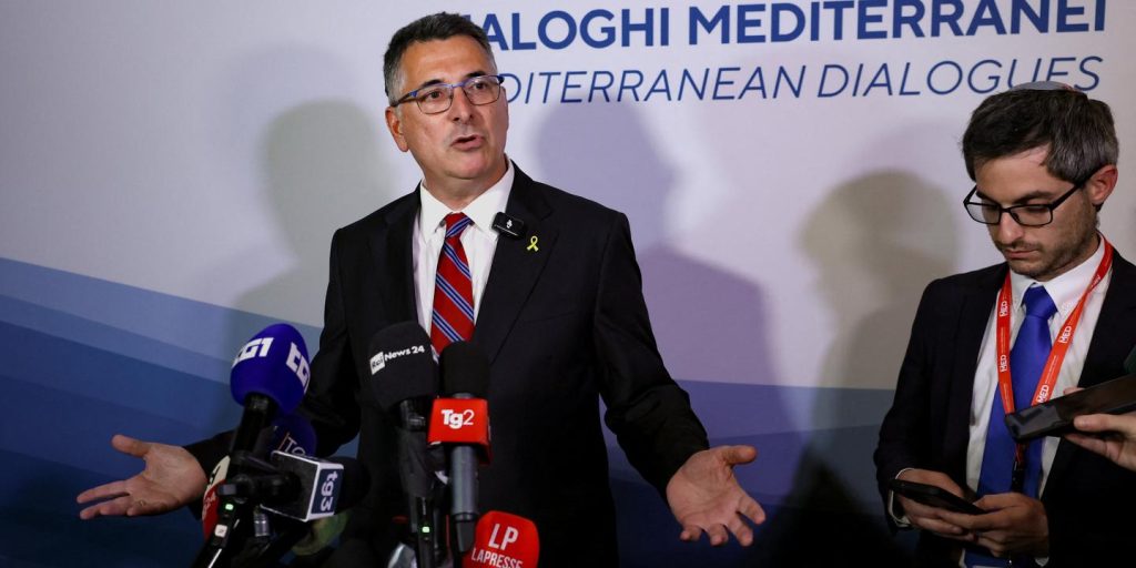 بث مباشر من غزة: الدبلوماسية الإسرائيلية تتهم حماس بتعمد الاحتفاظ بجثث 19 رهينة