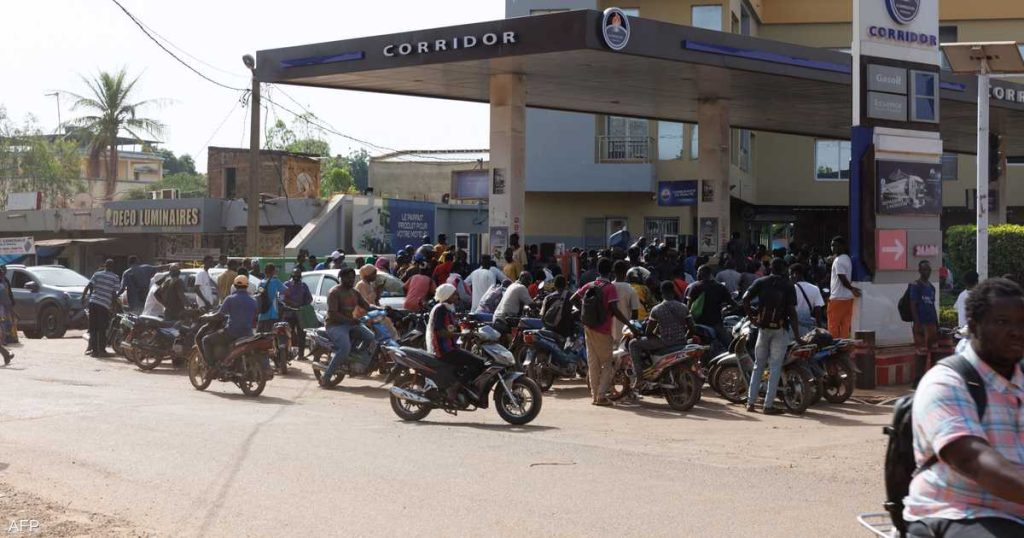 مالي..”القاعدة” يشدد حصاره على العاصمة ويرتكب انتهاكات مروعة