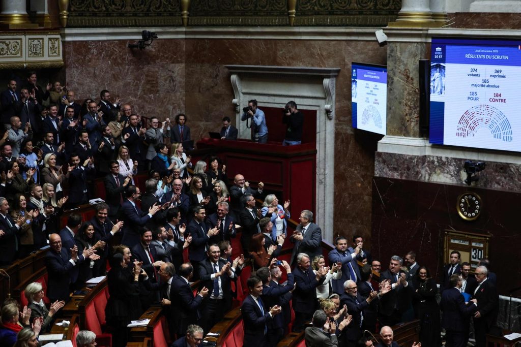 الجزائر تعتبر أن قرار مجلس الأمة الذي يندد باتفاقية الهجرة لعام 1968 هو في الوقت الحالي شأن “فرنسي فرنسي”