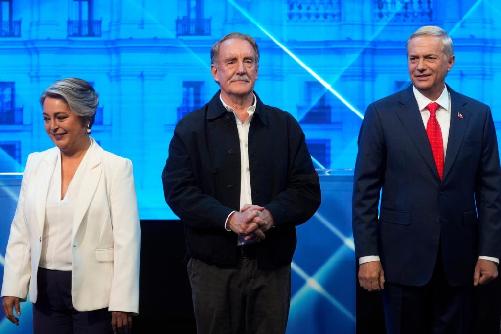 وفي تشيلي، تميزت حملة الانتخابات الرئاسية بأغلبية اليمين واليمين المتطرف