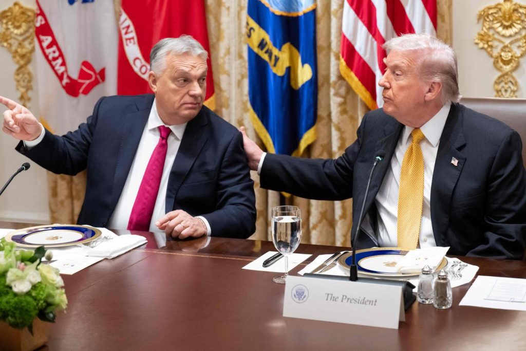 تعهدت إدارة ترامب بمنع التمويل الأمريكي لـ Szabad Europe، وهي وسيلة إعلام مجرية مستقلة، لدعم فيكتور أوربان