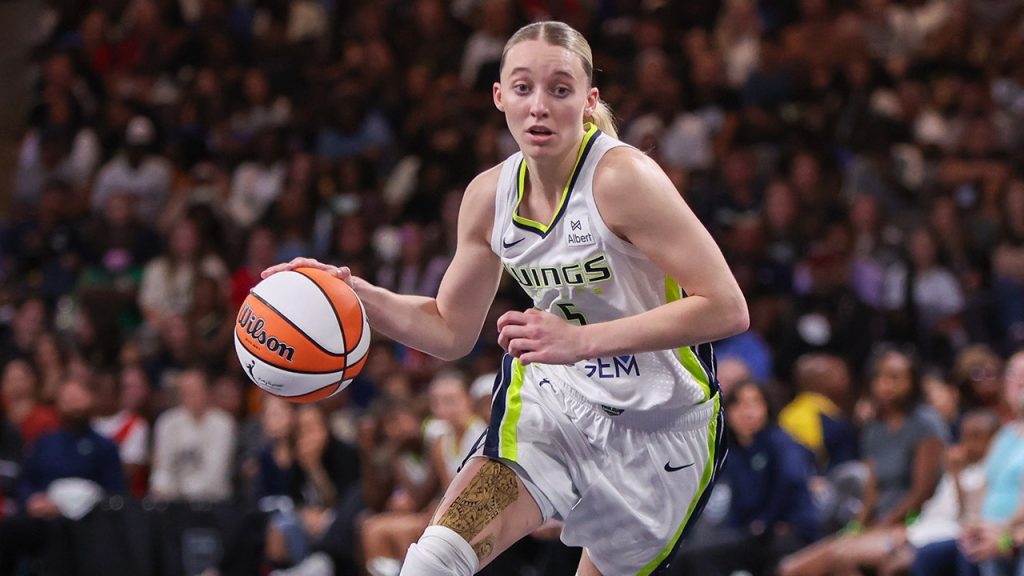 تحصل Paige Bueckers على صفقة تذكارات حصرية مع Fanatics بعد موسم WNBA Rookie of the Year