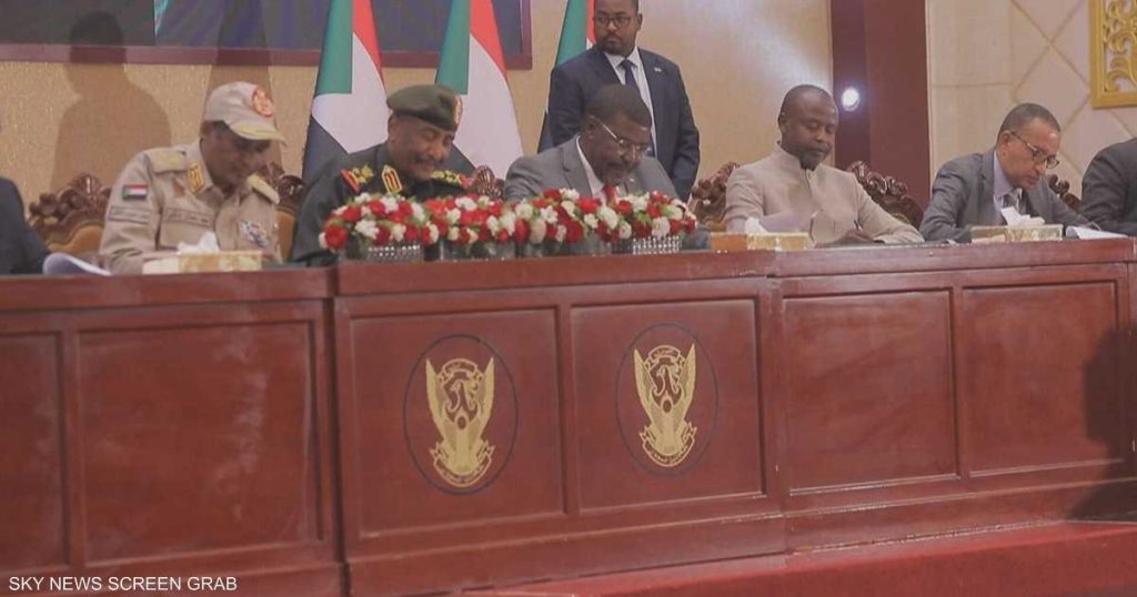 علاقة البرهان ودقلو.. شراكة تحولت إلى “عداء مفتوح”