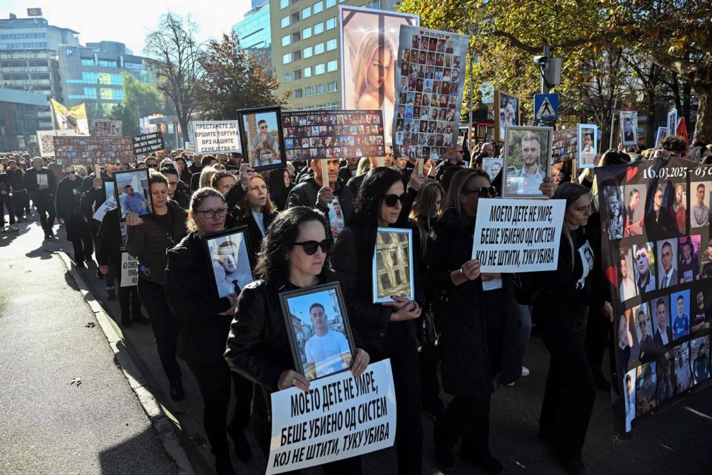 في سكوبيي، الآلاف يطالبون بالعدالة لضحايا حريق ملهى ليلي