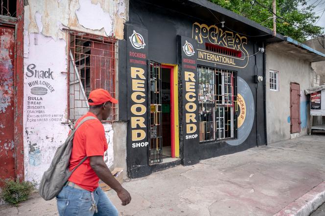 Rockers International Record، متجر التسجيلات الذي أسسه موسيقي ومنتج موسيقى الريغي أوغسطس بابلو، في كينغستون في 6 نوفمبر 2025.