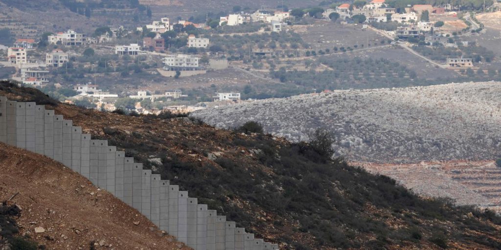 مباشر ، الشرق الأوسط: الجيش الإسرائيلي يقول إنه ينفذ ضربات في جنوب لبنان