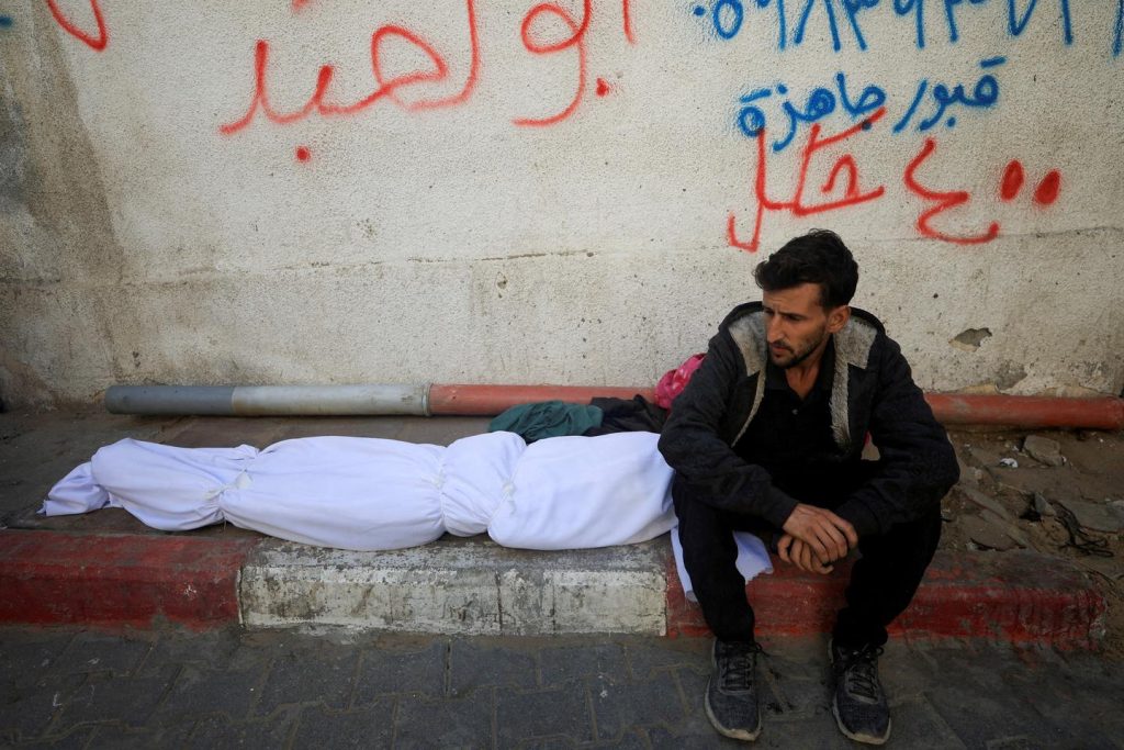 وأكثر من 70 ألف حالة وفاة منذ 7 أكتوبر/تشرين الأول، بحسب وزارة الصحة في القطاع