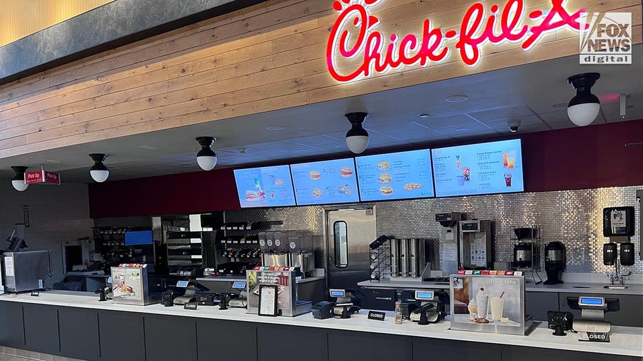 يتم إغلاق مكتب Chick-Fil-A يوم الأحد في نيويورك
