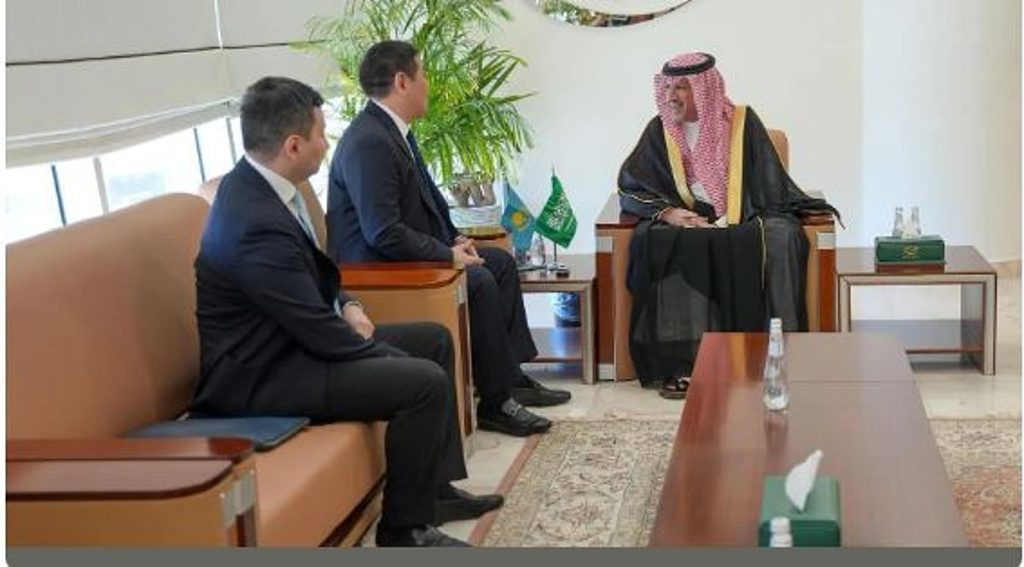 «الكهموس» يبحث مع سفير كازاخستان تعزيز التعاون في مكافحة جرائم الفساد العابرة للحدود