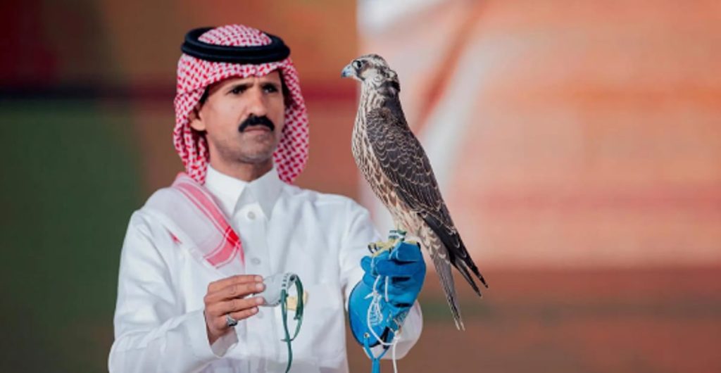 بيع صقرين بـ385 ألف ريال في الليلة الـ 21 لمزاد نادي الصقور السعودي 2025