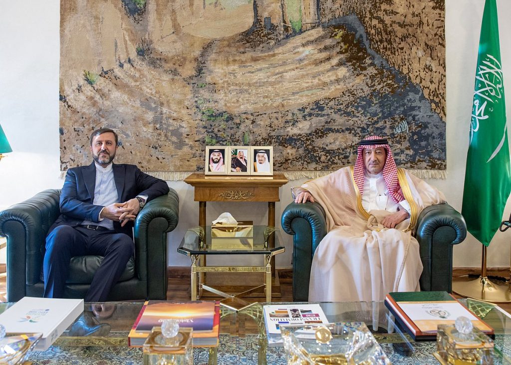 نائب وزير الخارجية يبحث العلاقات الثنائية مع وكيل وزارة الخارجية الإيرانية